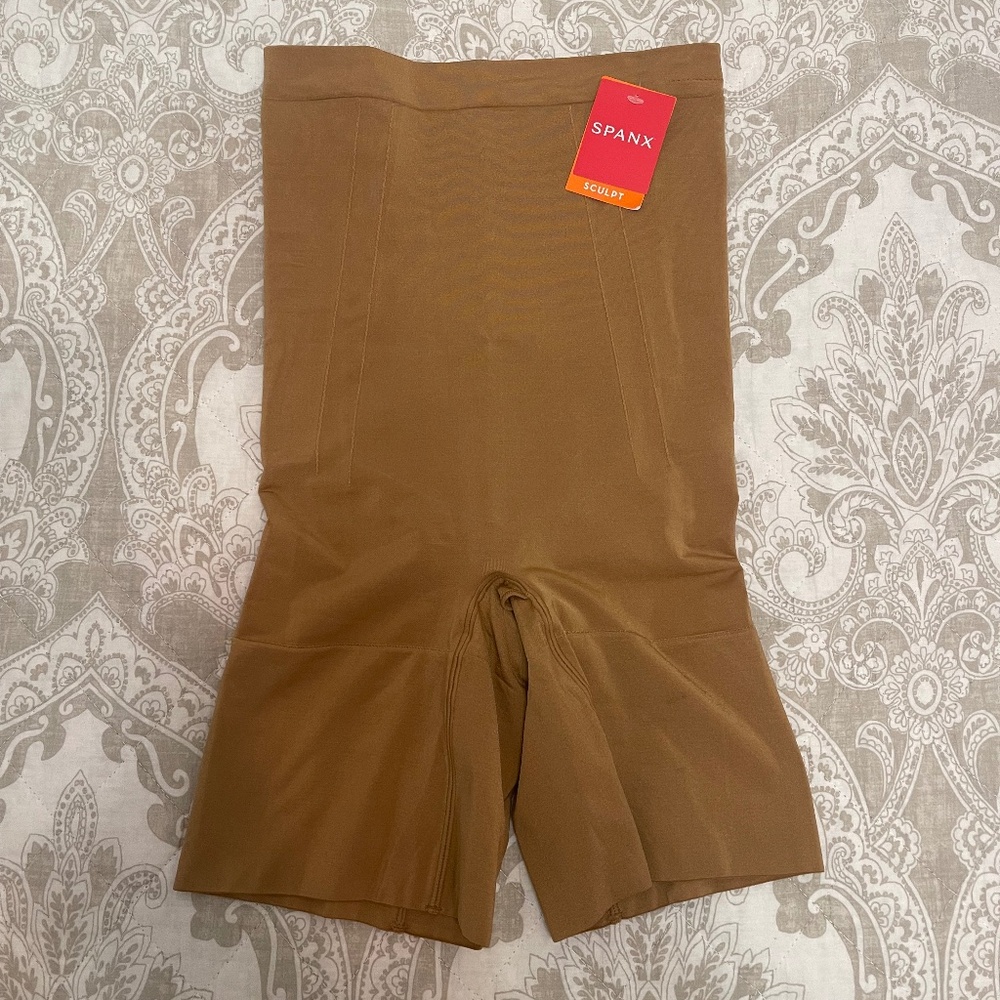 Women’s Spanx OnCore Sculpting Shorts